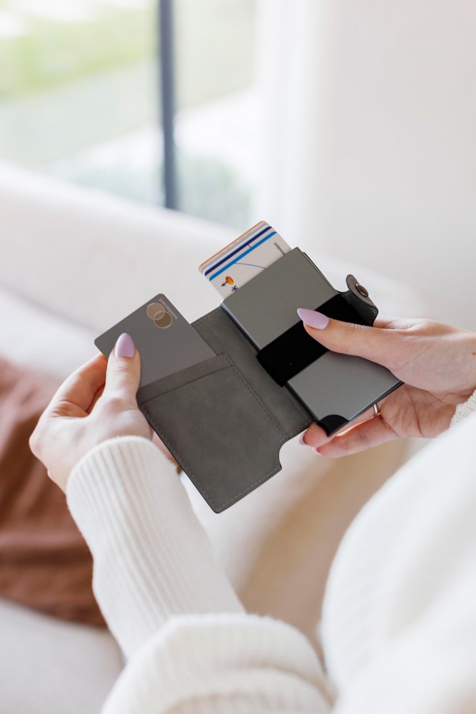 BrandCharger pasjeshouder Wally Porto | RFID-bescherming