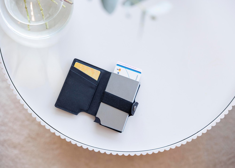 BrandCharger pasjeshouder Wally Porto | RFID-bescherming