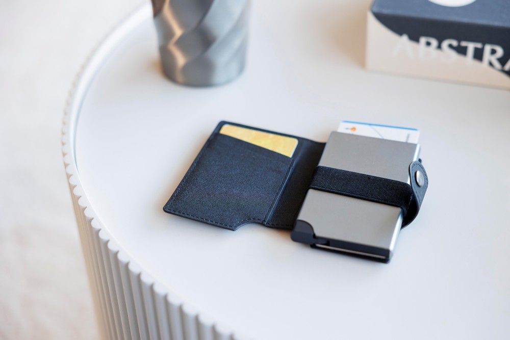 BrandCharger pasjeshouder Wally Porto | RFID-bescherming