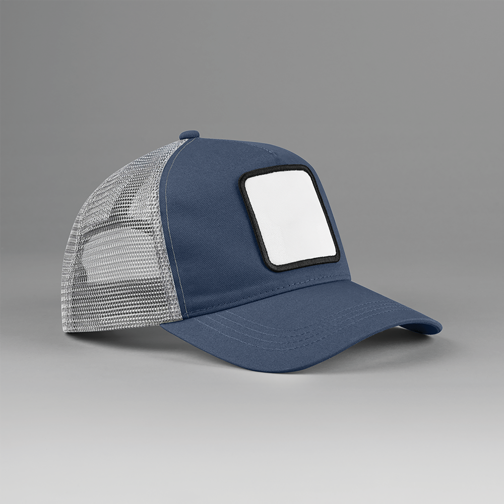 B636 - 5-panel trucker pet met vierkante patch - Slate Blue/Light Grey