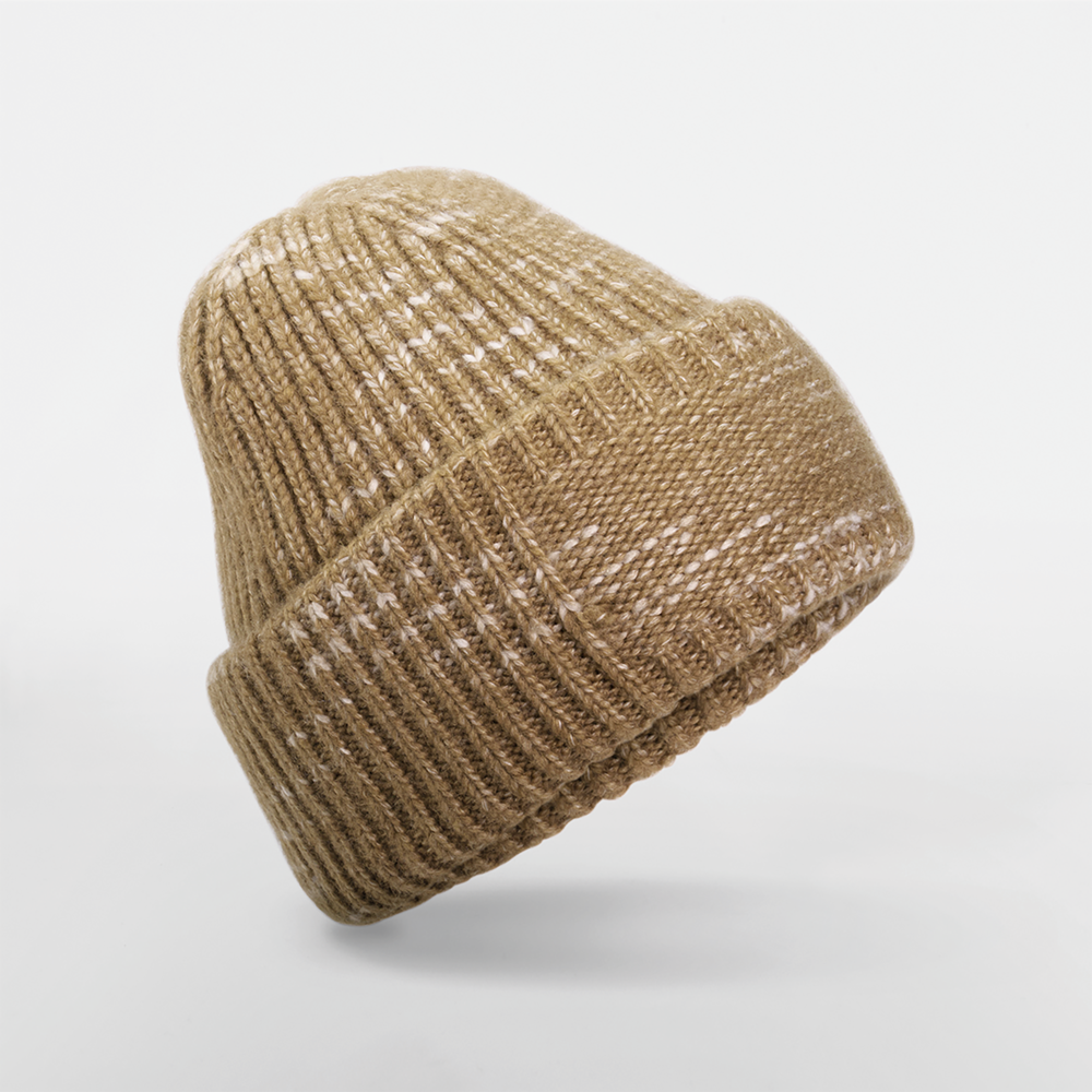 B330R - Grof gebreide muts met patch - Espresso Haze