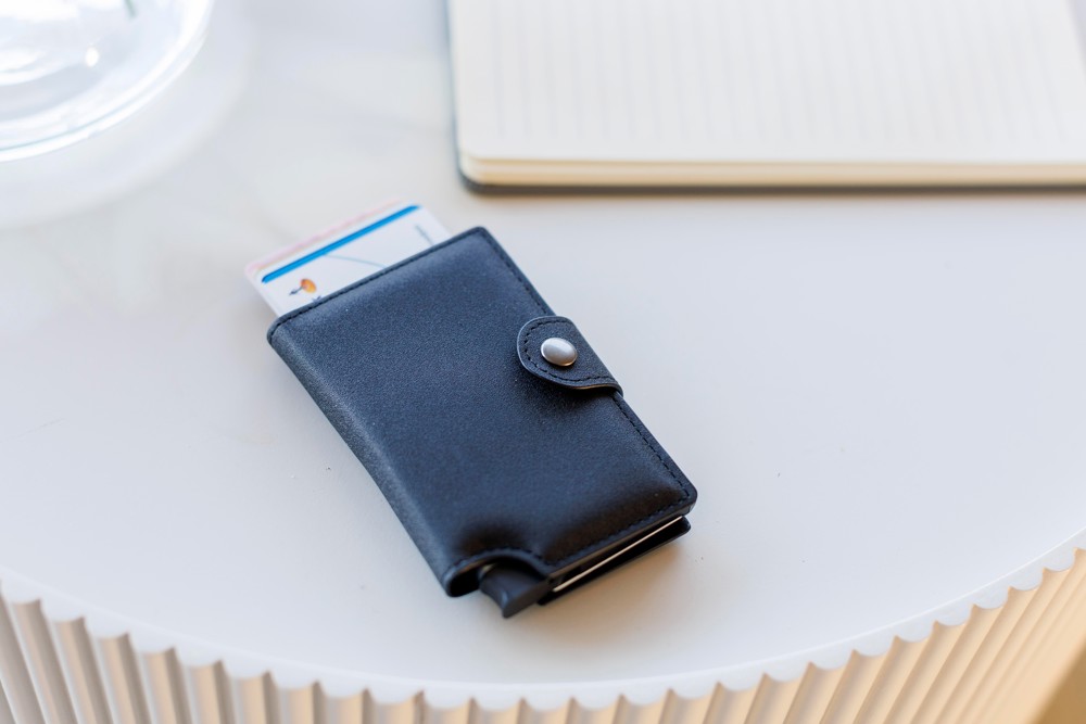 BrandCharger pasjeshouder Wally Porto | RFID-bescherming